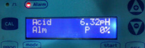 Display LCD de un dosificador-regulador automático de ph